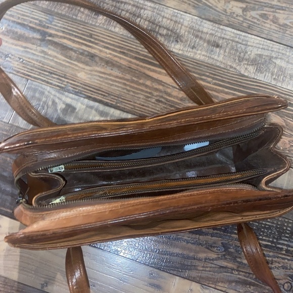 Vintage Avelar Genuine Leather purse - Picture 5 of 6